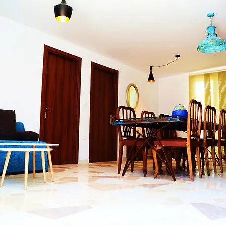 Holiday home Ambrosia House *