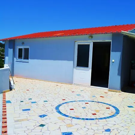 Ambrosia House Holiday home Tsairi