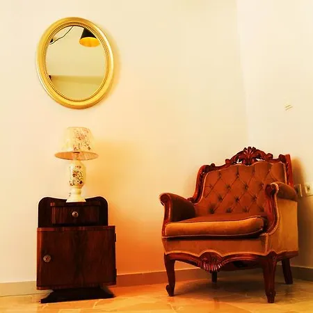 Nyaraló Ambrosia House *
