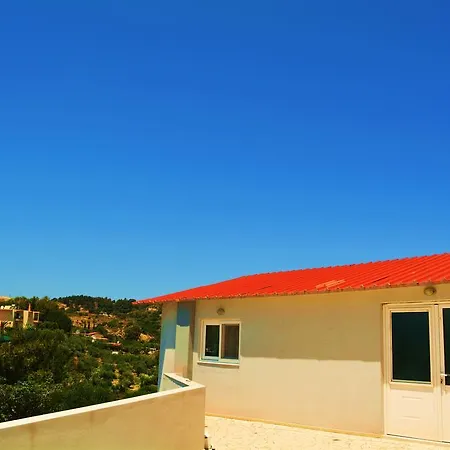 Ambrosia House Tsairi